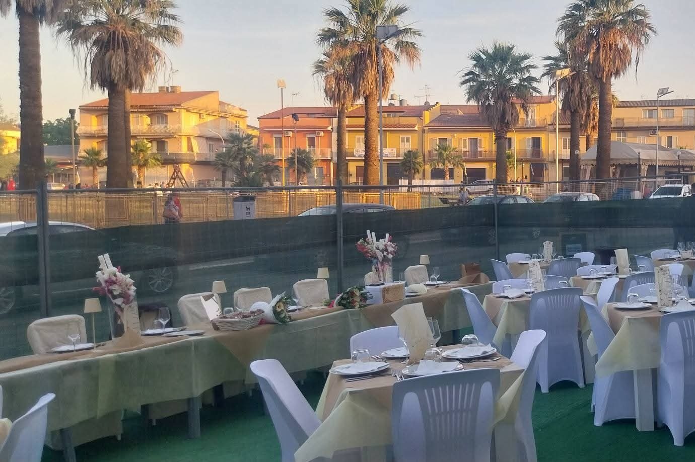 Ricevimento all'aperto nel dehors di Dolce Amaro a Sommatino